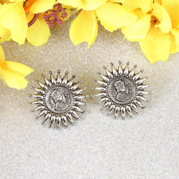Oxidised Queen Studs